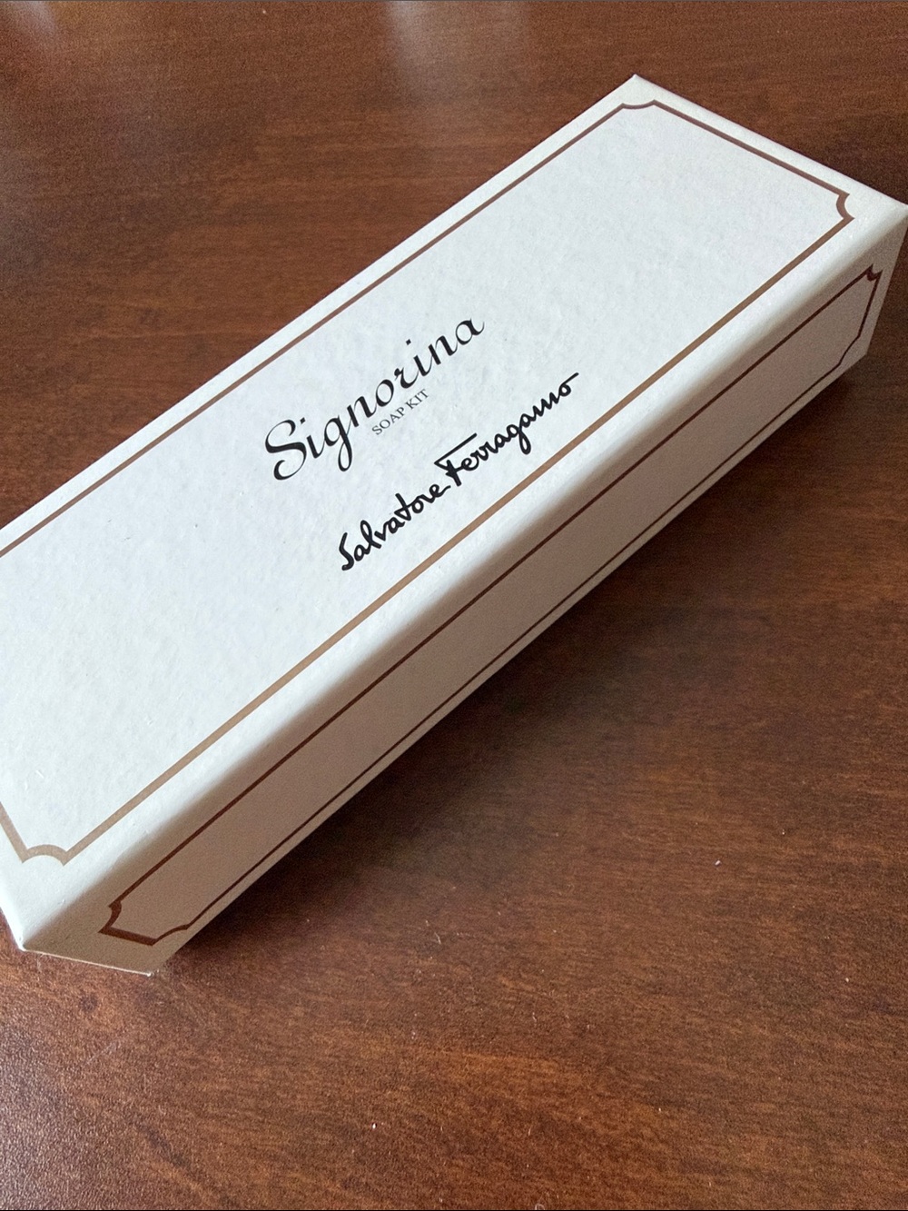 New Salvatore Ferragamo Signorina luxury soap kit